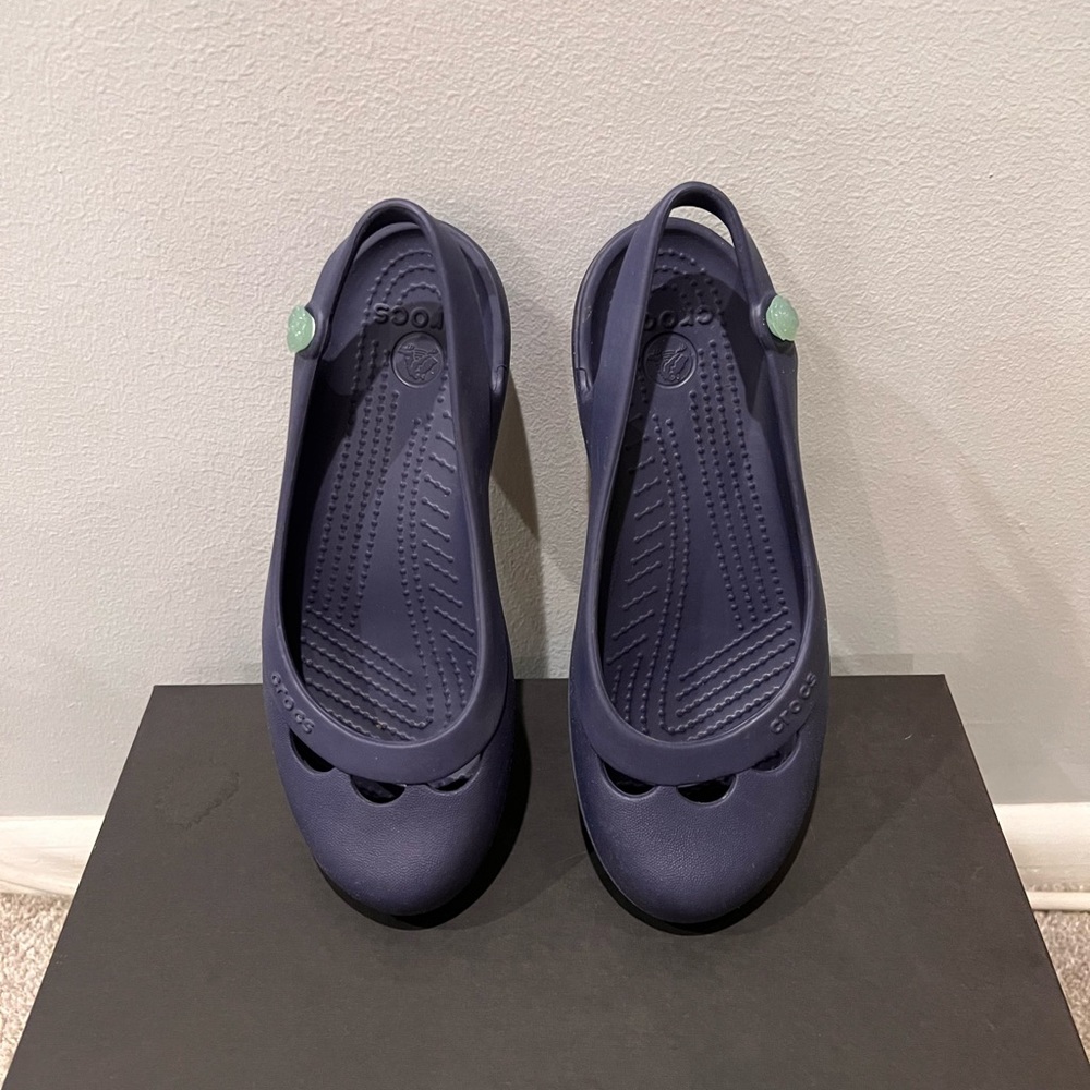Crocs. Size 7